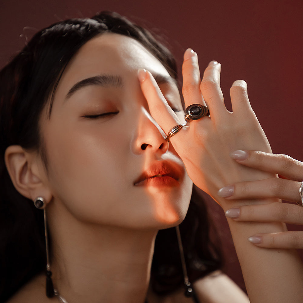 솔라 플래시 선스팟 골드 럭키 스톤 반지/귀걸이 - 순은 염색 블랙