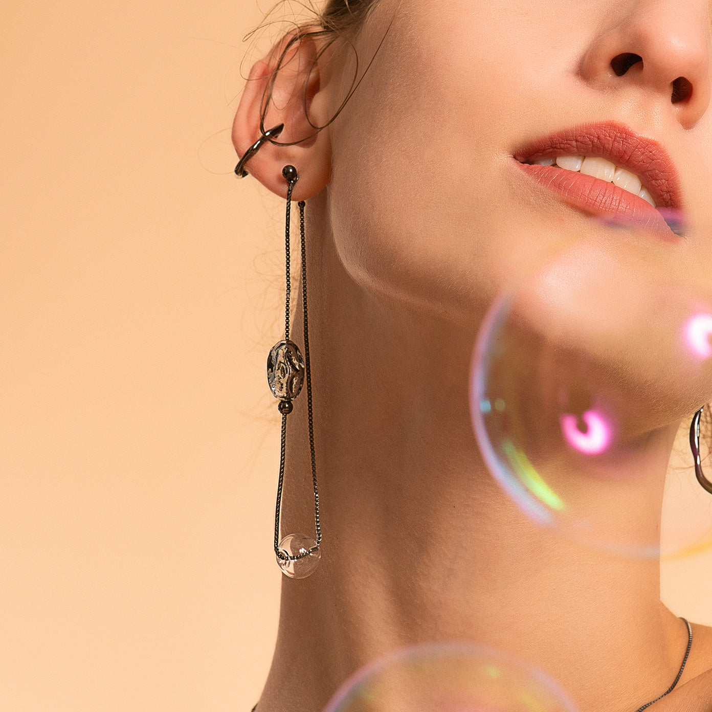 Bubble Nebula - Floating Bubbles Drop Single Earring (Black)