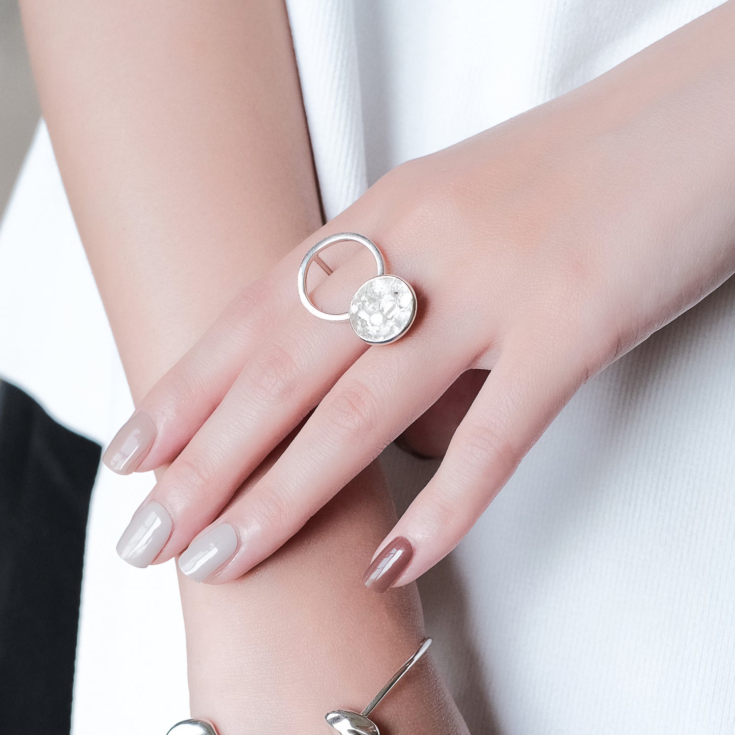 コズミック アイス クリスタル ルージュ ミスト アイス レイク リング - スターリングシルバー
