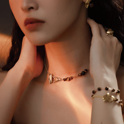 ソーラーフラッシュマグネティックストームホワイトバロックラウンドパールショートネックレス - スターリングシルバー