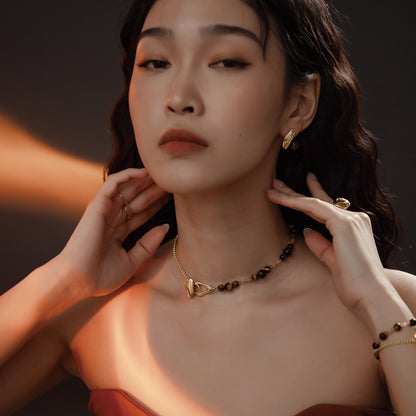 ソーラーフラッシュマグネティックストームホワイトバロックラウンドパールショートネックレス - スターリングシルバー