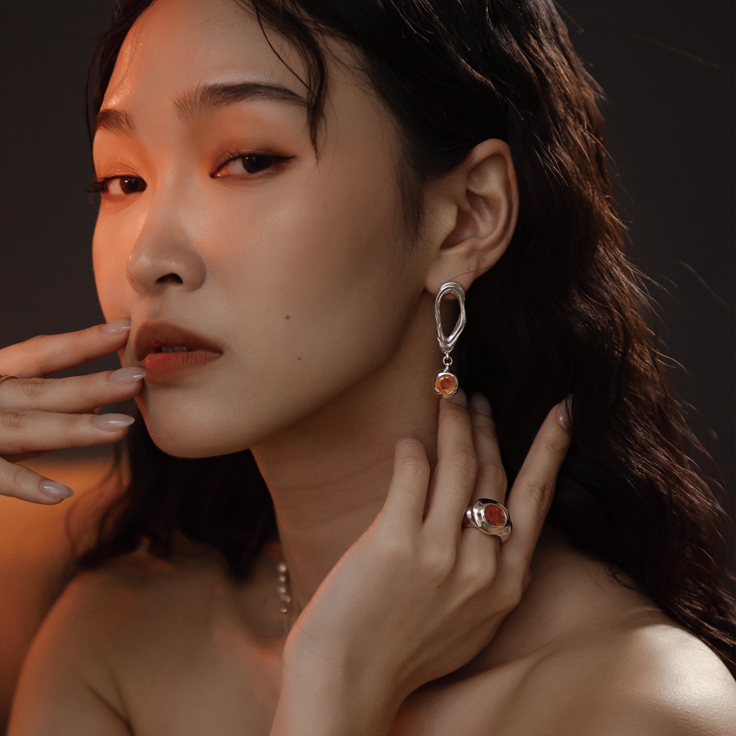 サンフラッシュフレイムレインオパールイヤリング - スターリングシルバー