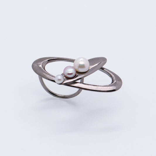 Multiverse - Time Travel Pearl Ring (Black Gold Plated)