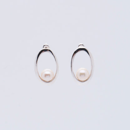 Multiverse - Classic Pearl Earrings (Silver) 