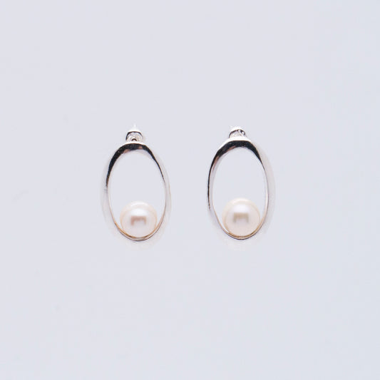 Multiverse - Classic Pearl Earrings (Silver) 