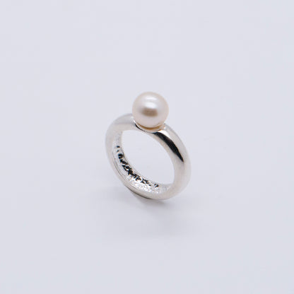 Multiverse - Classic Pearl Ring (Silver)