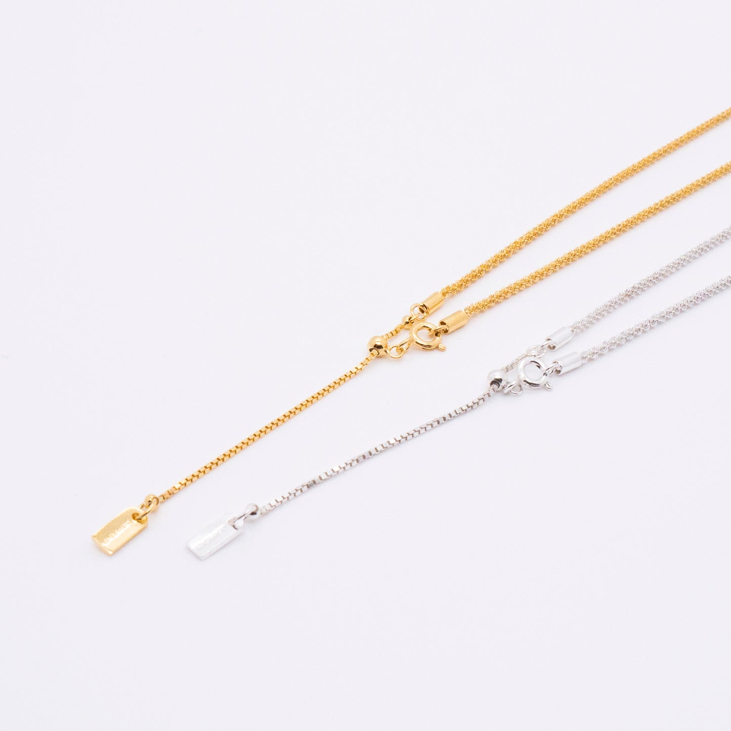 コズミック アイス クリスタル ルージュ ミスト アラバスター ショート チェーン - スターリング シルバー / 純銀に 18K ゴールドを厚くメッキ