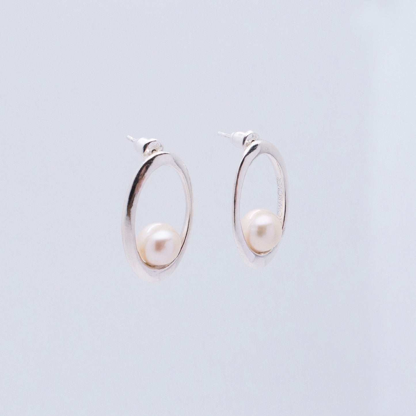 Multiverse - Classic Pearl Earrings (Silver) 