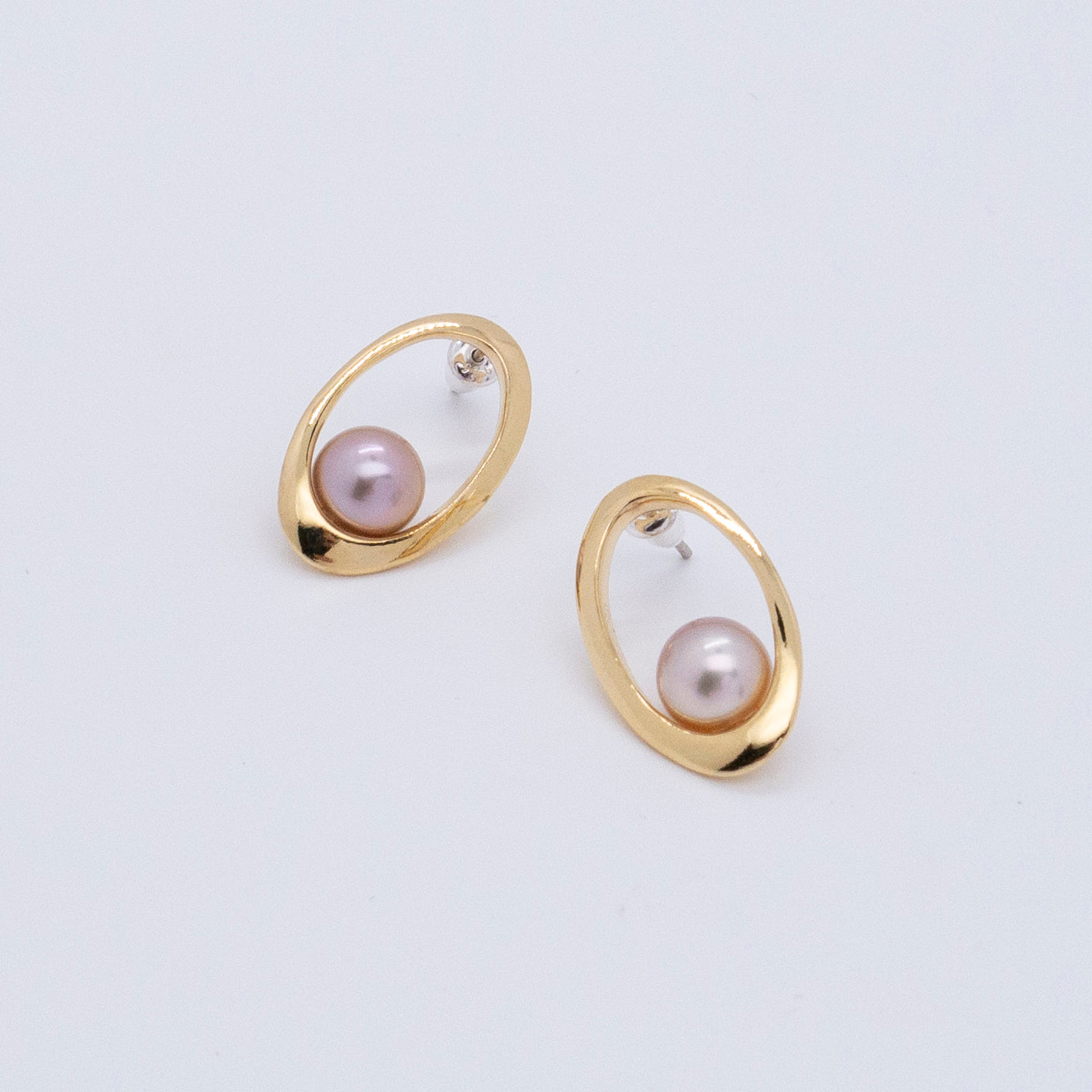 Multiverse - Classic Pearl Earrings (18K Gold Plated) 