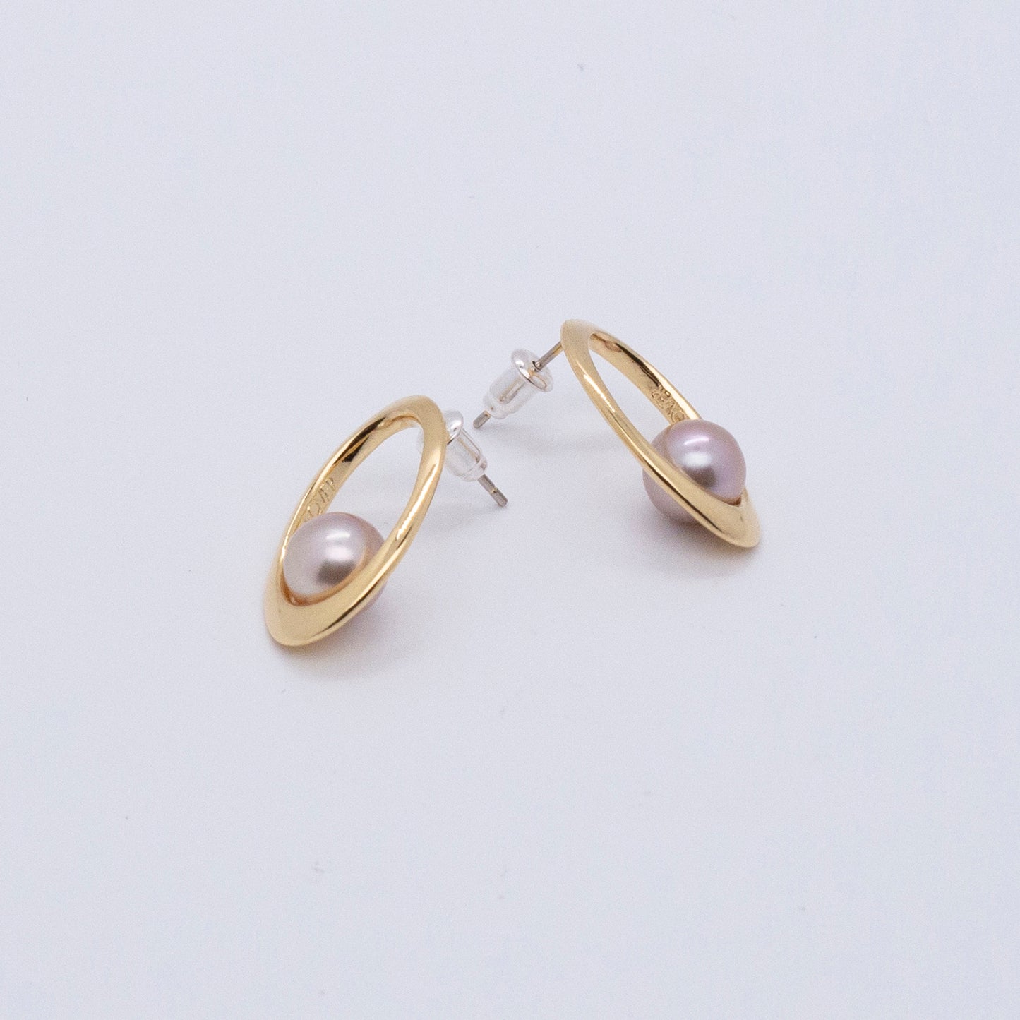 Multiverse - Classic Pearl Earrings (18K Gold Plated) 