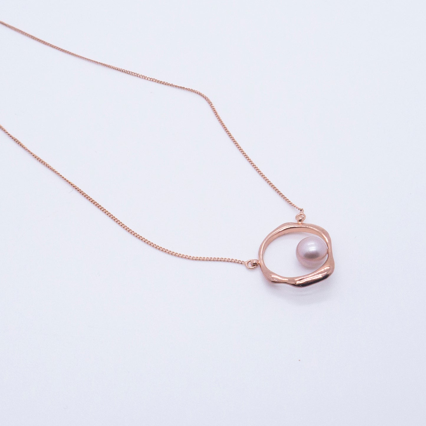 Multiverse - Classic Pearl Necklace (Rose Gold Plated) 