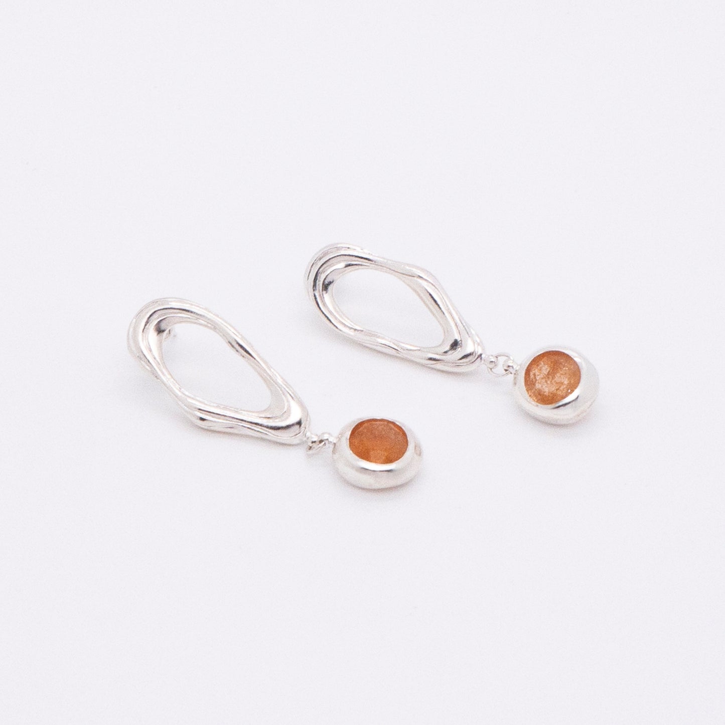 サンフラッシュフレイムレインオパールイヤリング - スターリングシルバー