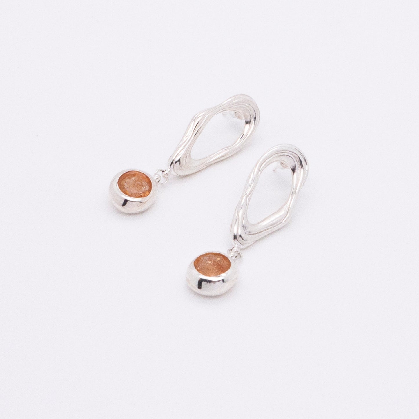 サンフラッシュフレイムレインオパールイヤリング - スターリングシルバー