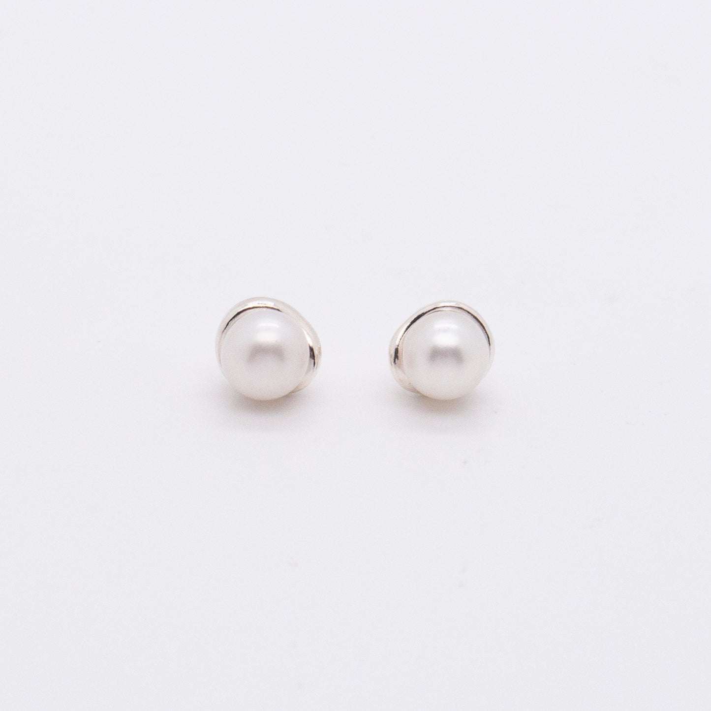 Solar Flares - Classic 8mm White Pearl Earrings (Silver)
