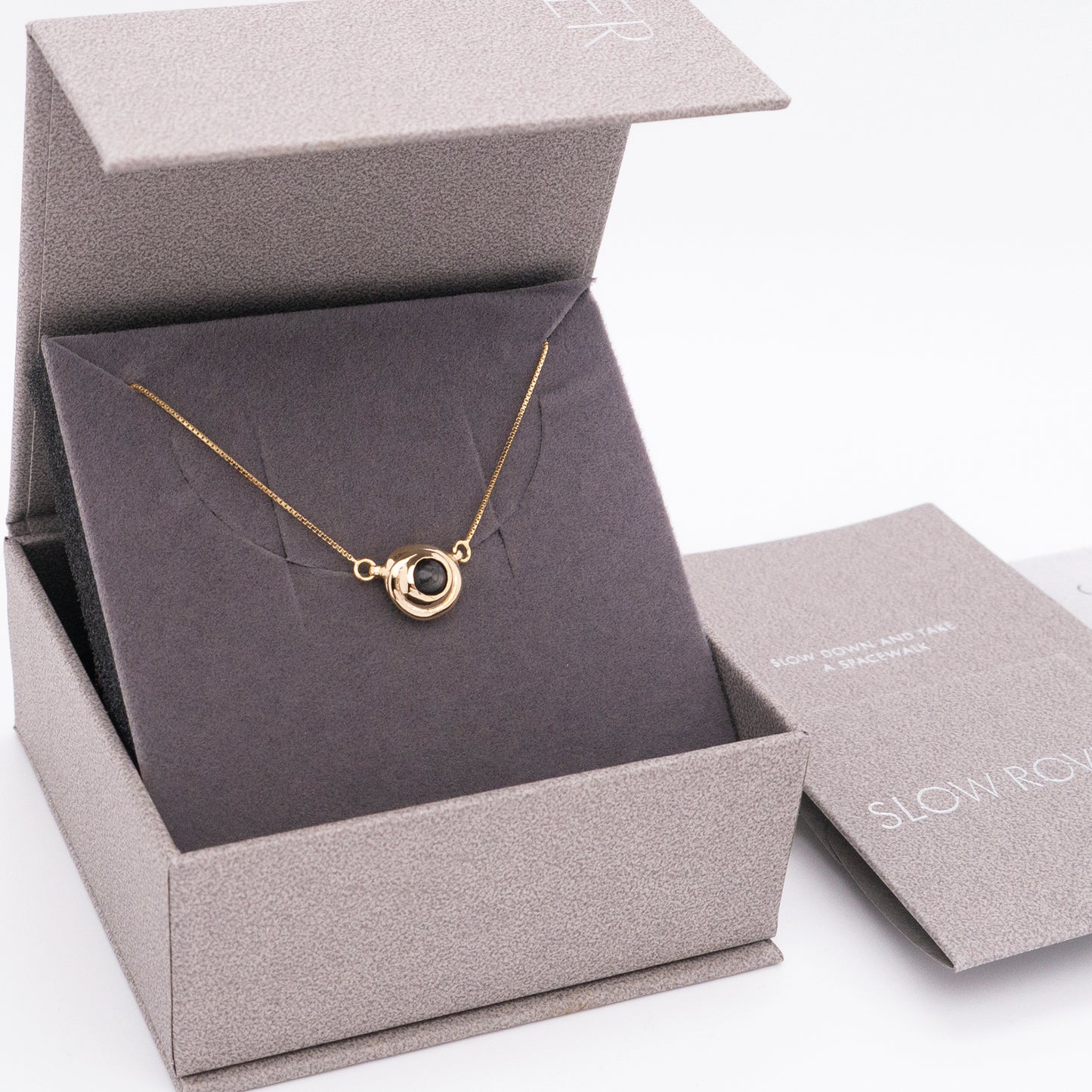 太陽閃焰 太陽黑子金運石鎖骨鍊-厚鍍18K金