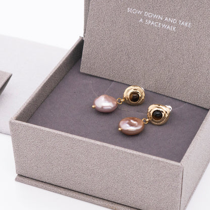 太陽閃焰 太陽黑子虎眼石垂墜粉紫珍珠耳環-厚鍍18K金 (S)